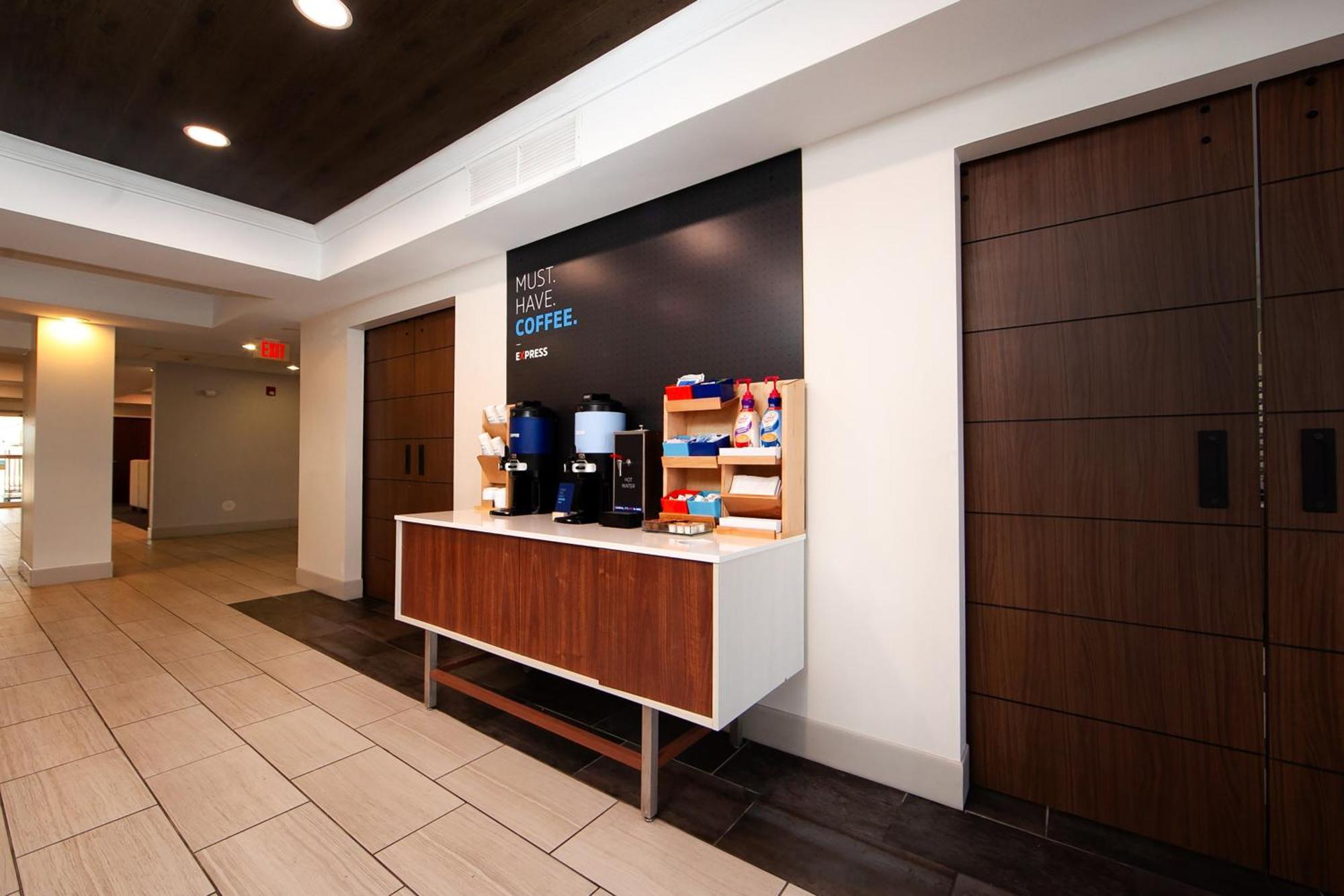 Holiday Inn Express Hotel & Suites Chicago South Lansing By Ihg Eksteriør billede